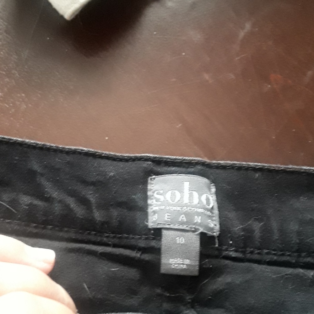 Shorts - Picture 2 of 3